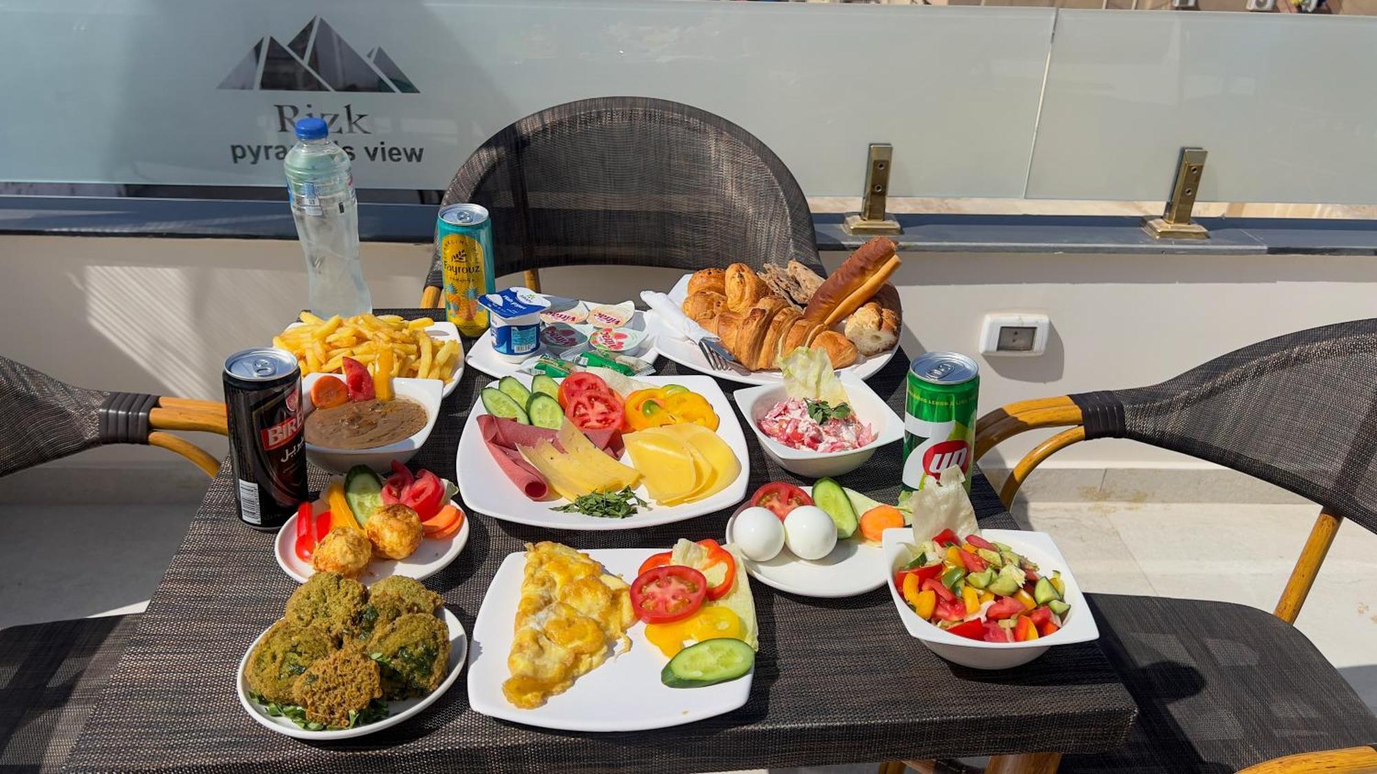 Rizk Pyramids View Hotel Kafret el-Gabal Dış mekan fotoğraf